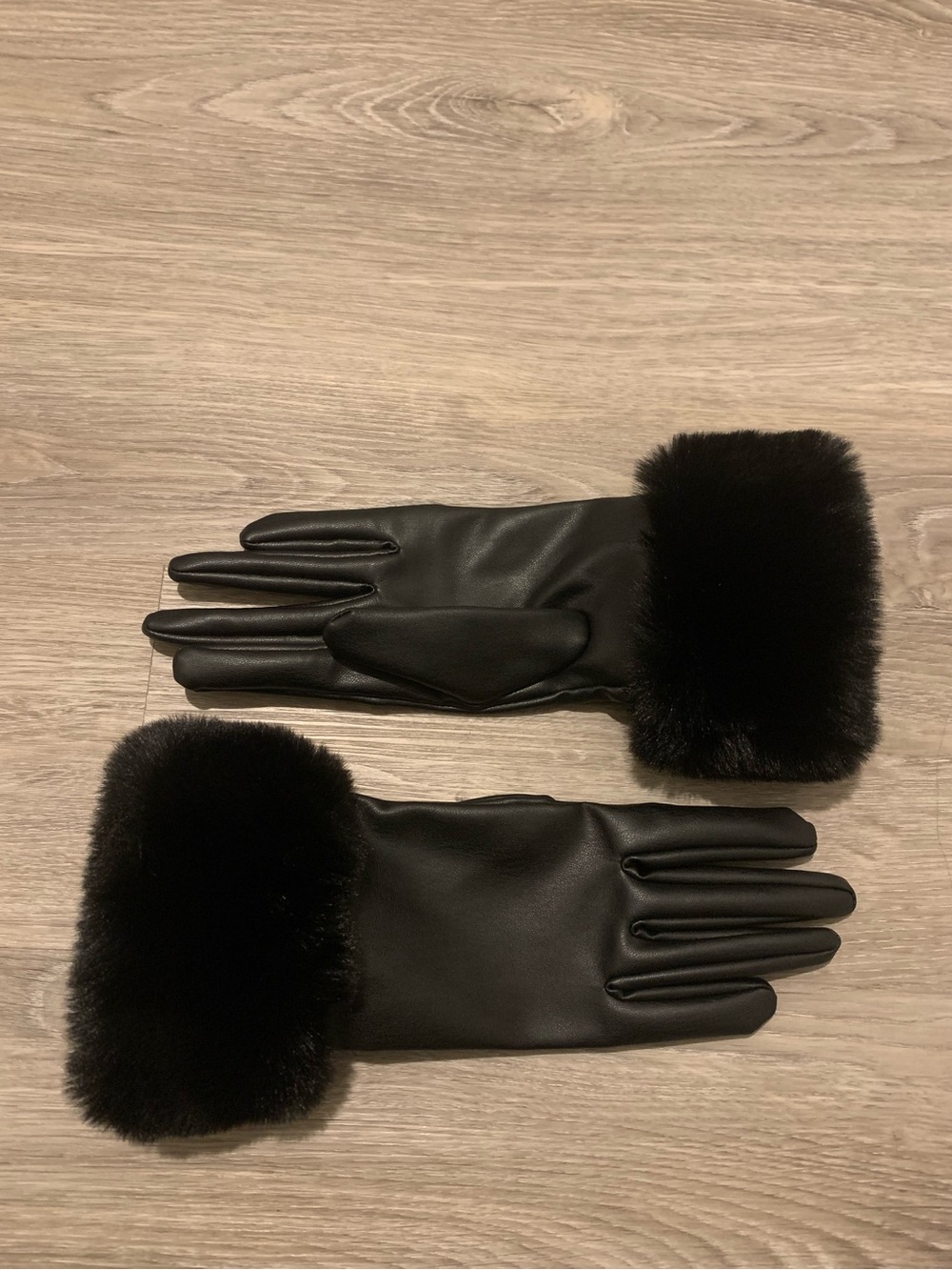 Black faux leather fur cuff gloves.